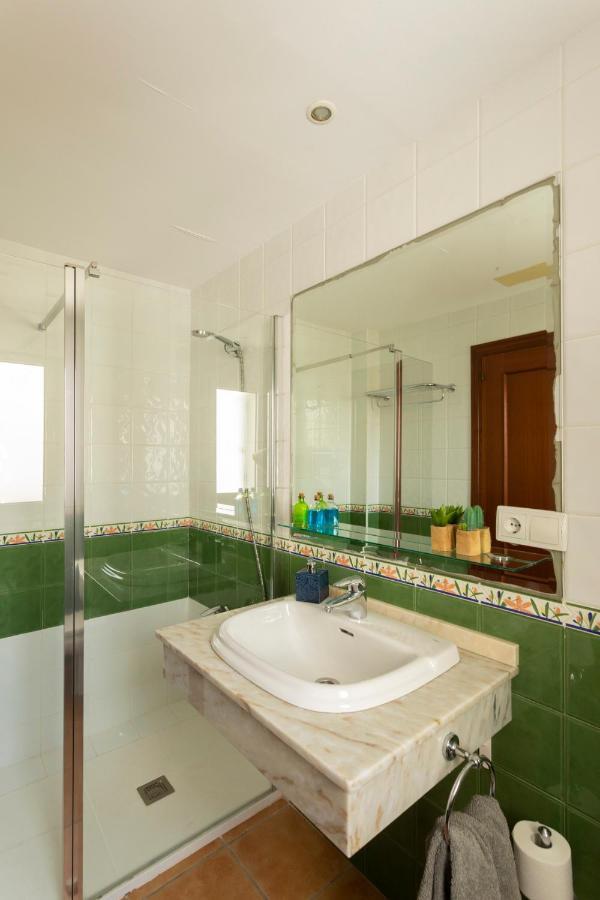 Double or Twin Room Private Bathroom