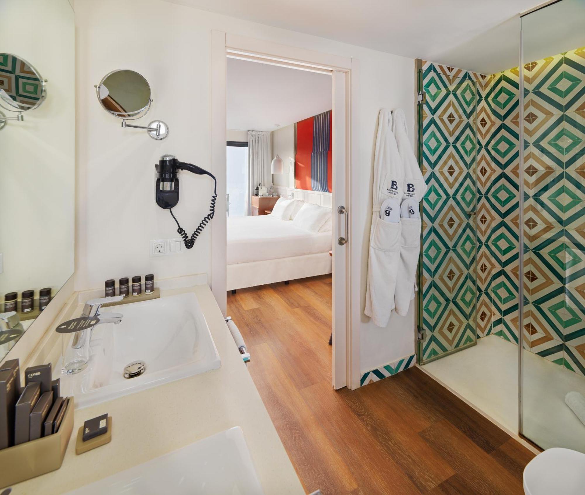 Double or Twin Room Pool View