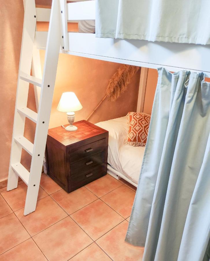 Bed in 6-Bed Mixed Dormitory Room