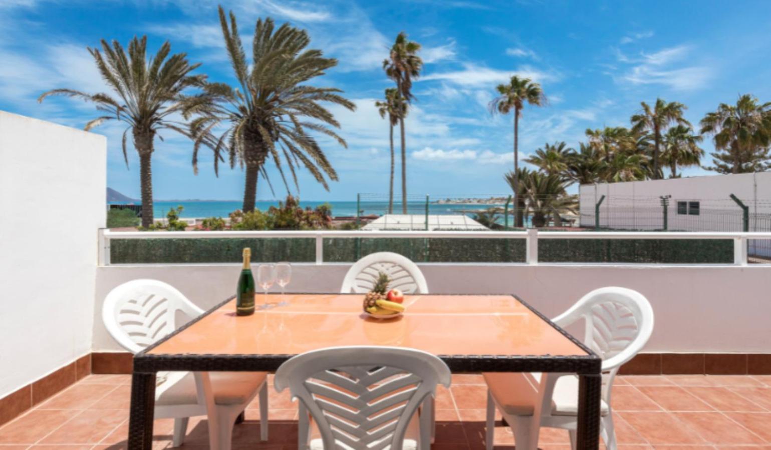 One-Bedroom Apartment Sea View