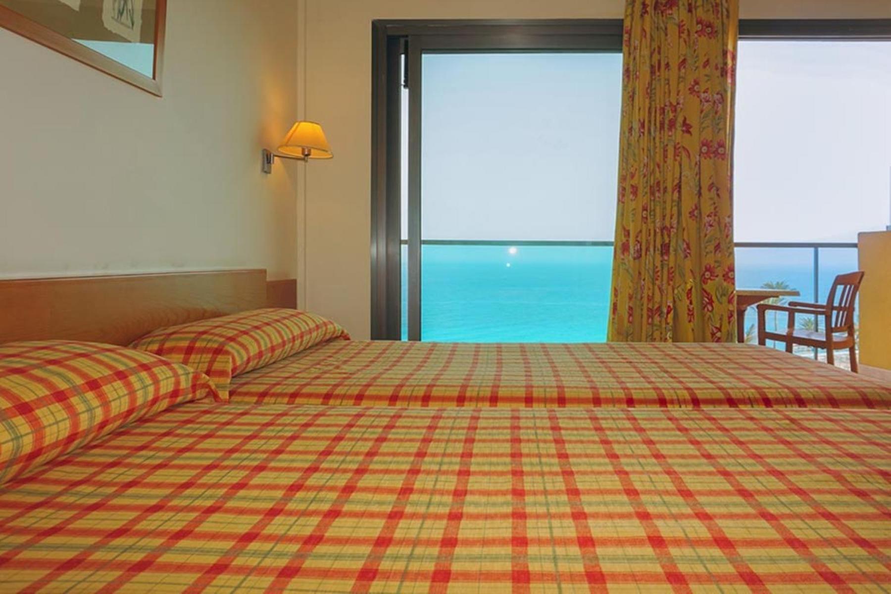 Habitación Doble con vistas al mar (2 adultos + 1 niño)
