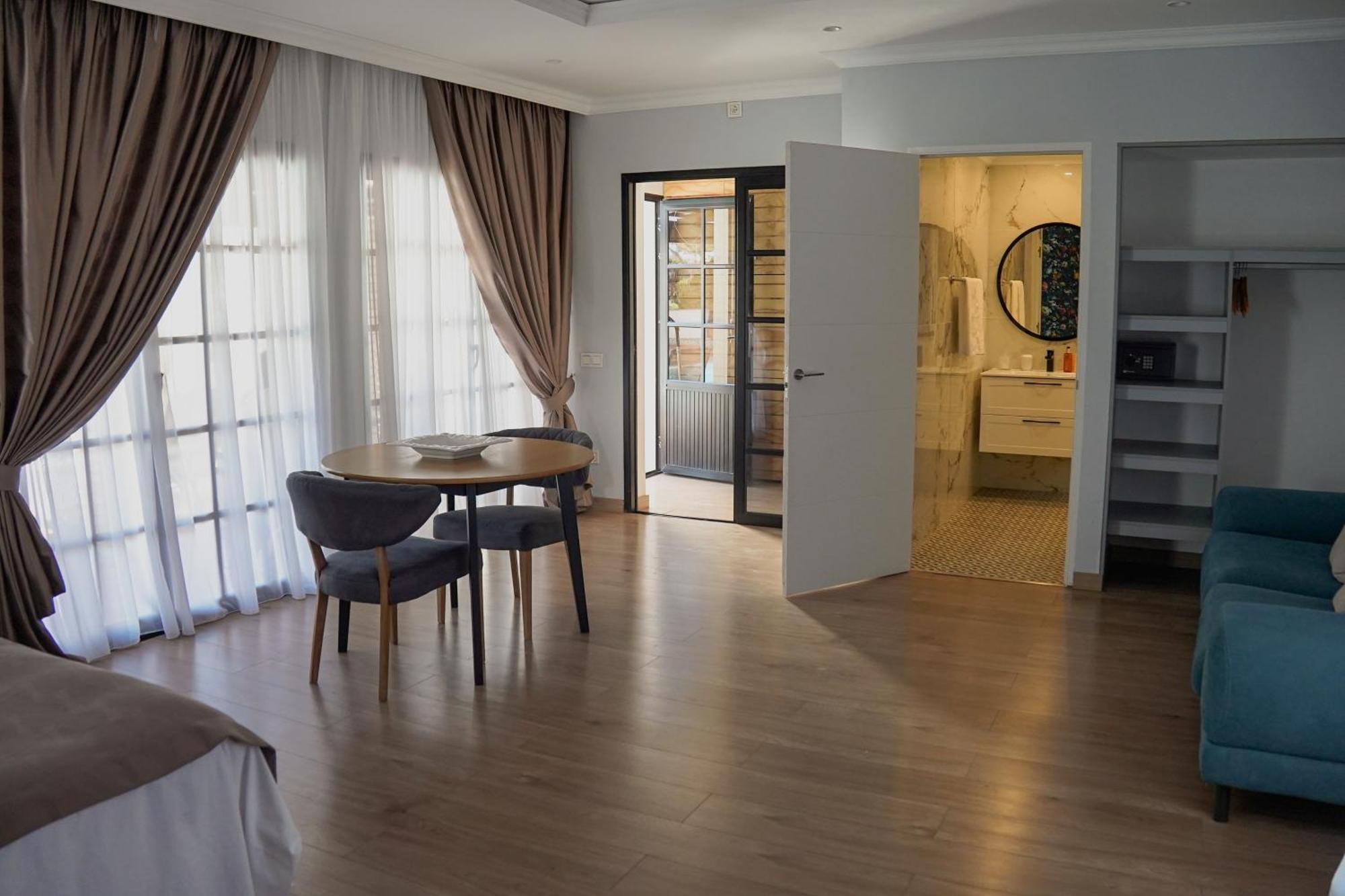Deluxe Junior Suite