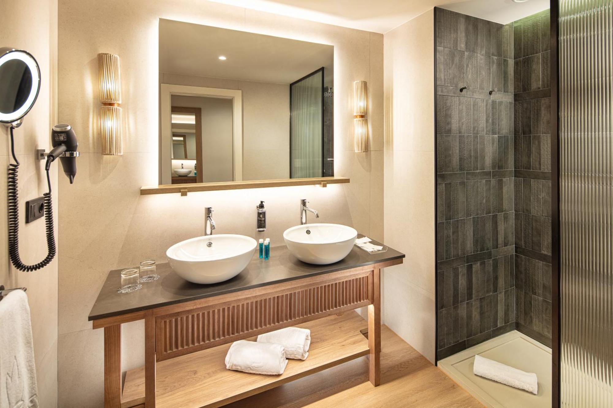 Standard Double Room Esencia