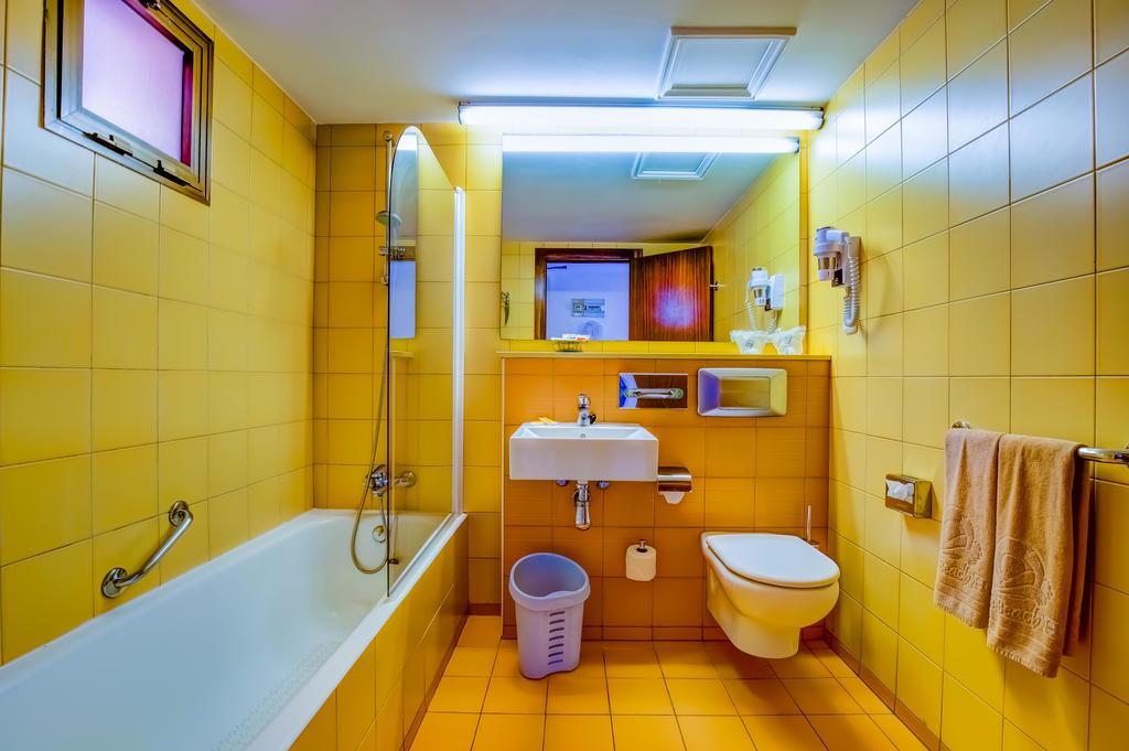 Dreibettzimmer mit Meerblick