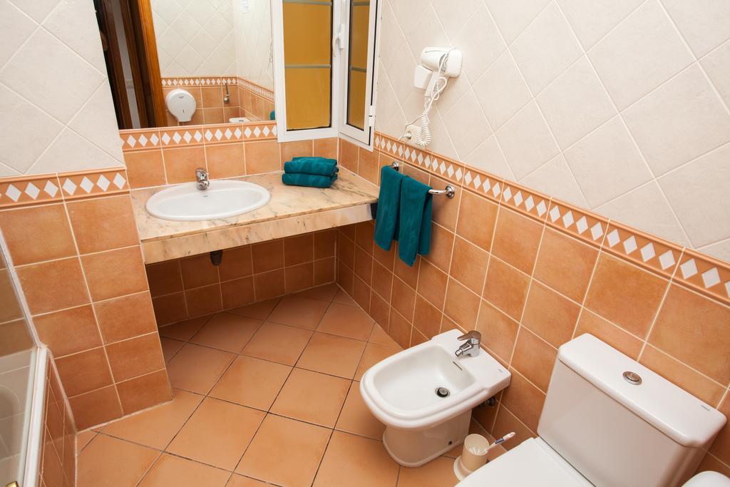 Family Suite with Pool View (4 Adults + 2 Children)