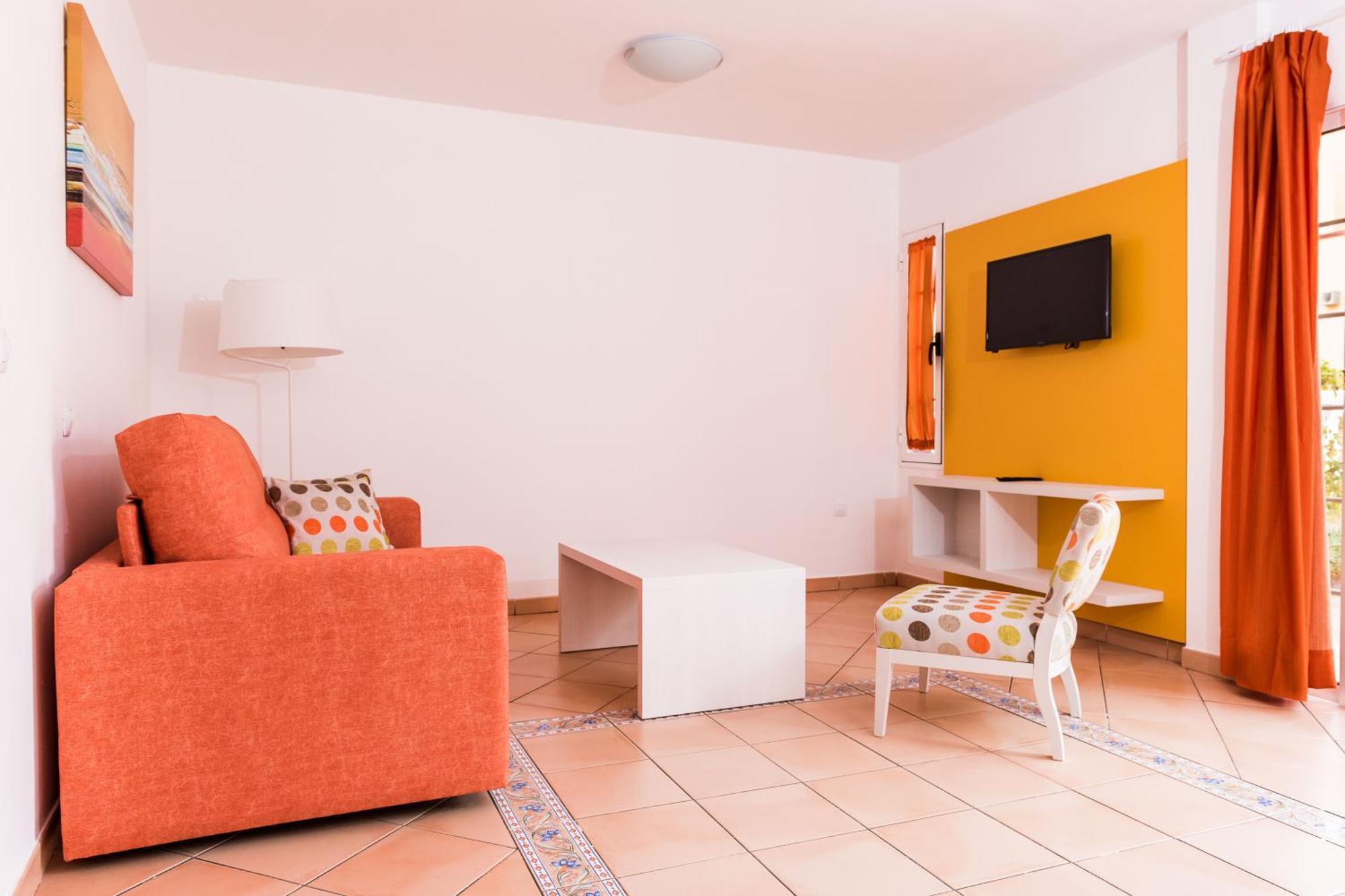 One-Bedroom Comfort Apartment with Balcony or Terrace