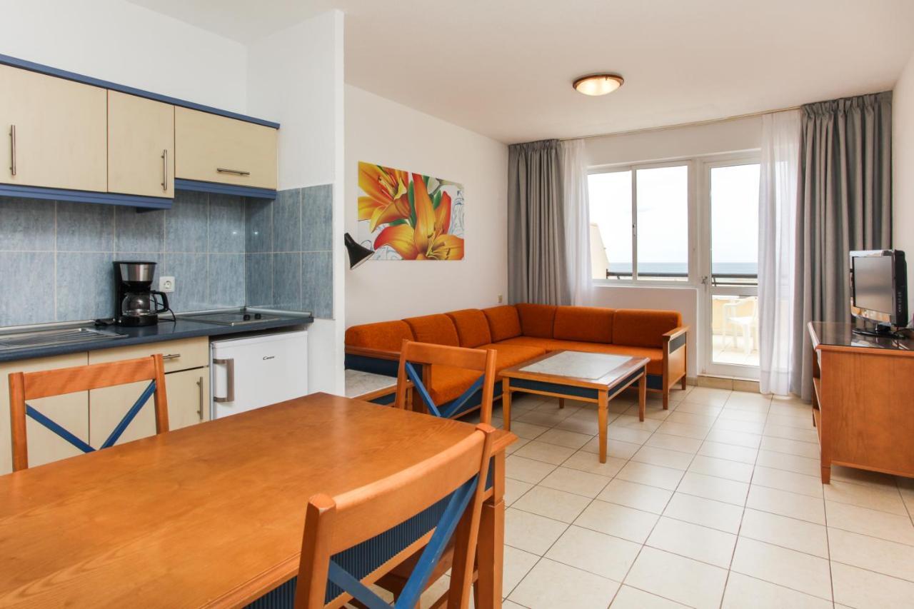 One-Bedroom Apartment Balcony Sea View,775886551:JPEG