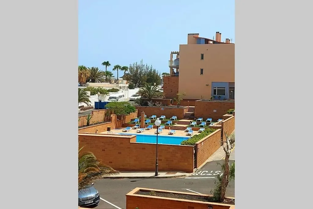Amplio Apartamento En La Playa Del Esquinzo-1
