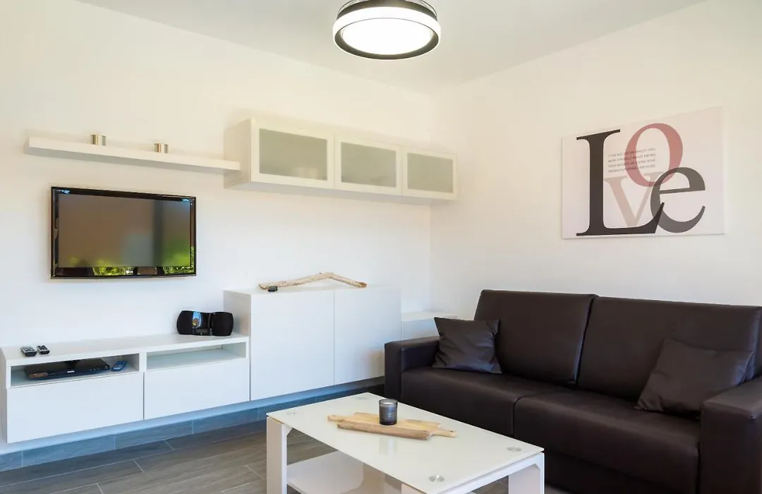 Casa Lucien - Newly Refurbished Apartment With Swimming Pool - Ideal For Couples-1