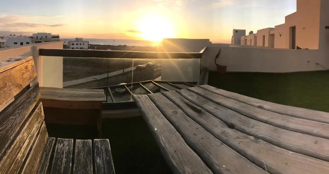 Apartamento Con Vistas Al Mar Y Piscina Comunitaria. Zona Los Lagos-1