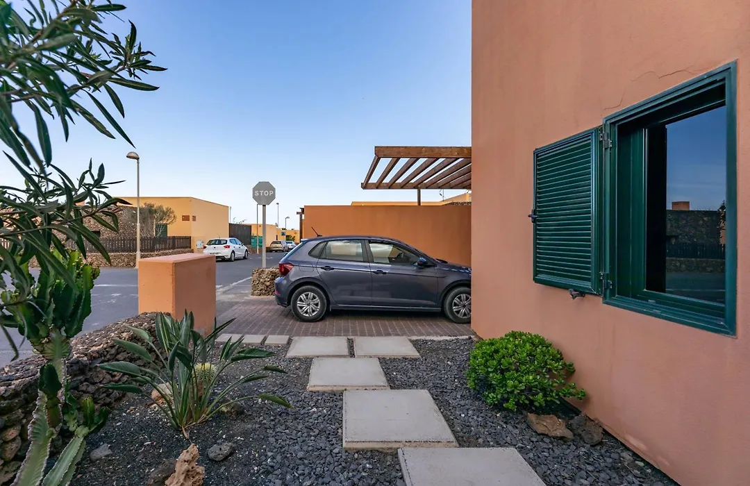 Sunrise Surf House, Big Garden, Hot Tub, Parking, Super-Fast Free Wi-Fi-1