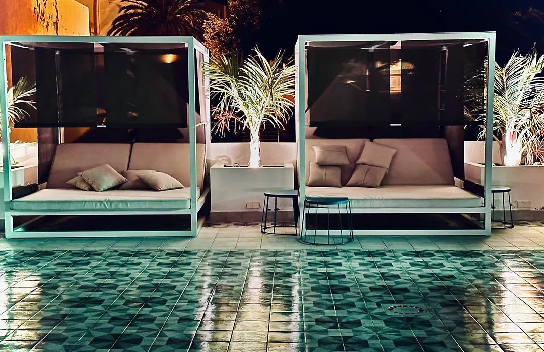 Amber Apartments - Pink Studio-1