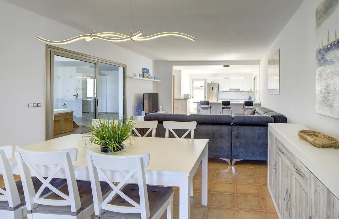 Luxury Villa Cindy-1