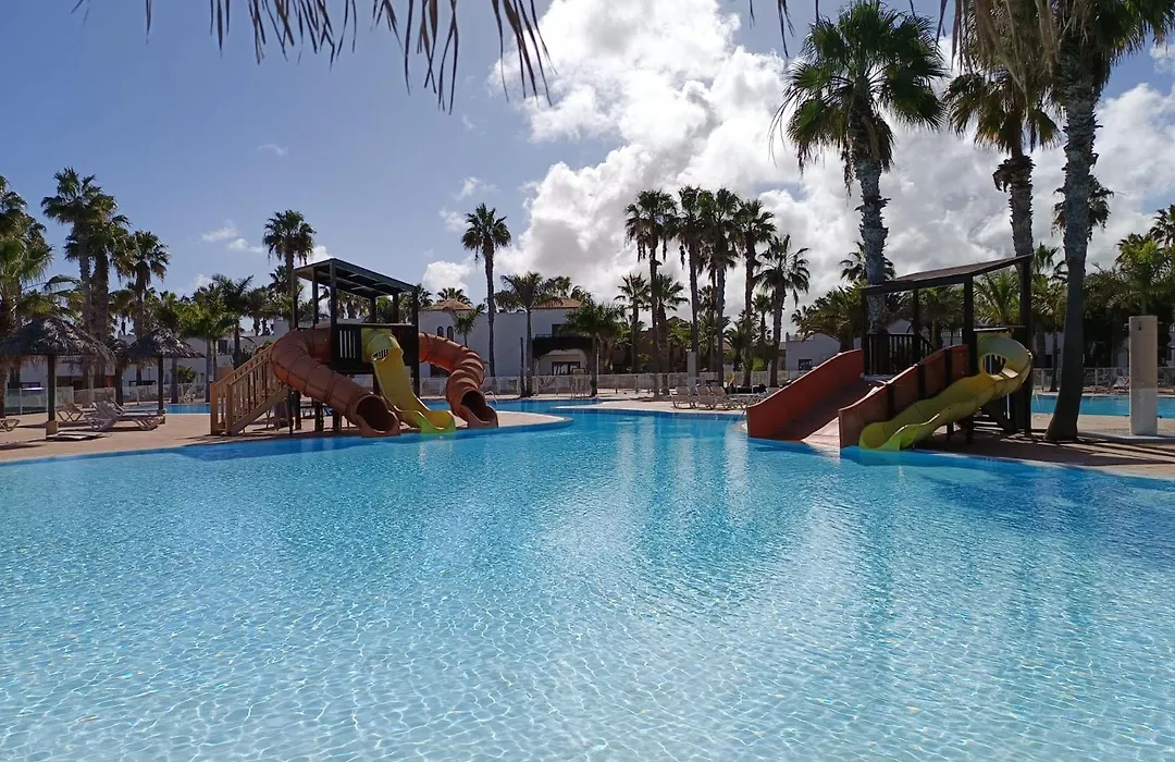 Casa Del Mar Air - Conditioned Apartment With Pool Views - Corralejo Playa-1