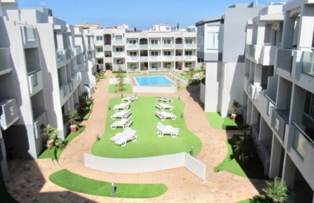 Candy Pop - Ac, High Speed Internet ,Desk With Natural Light, Pool And Two Terraces-1