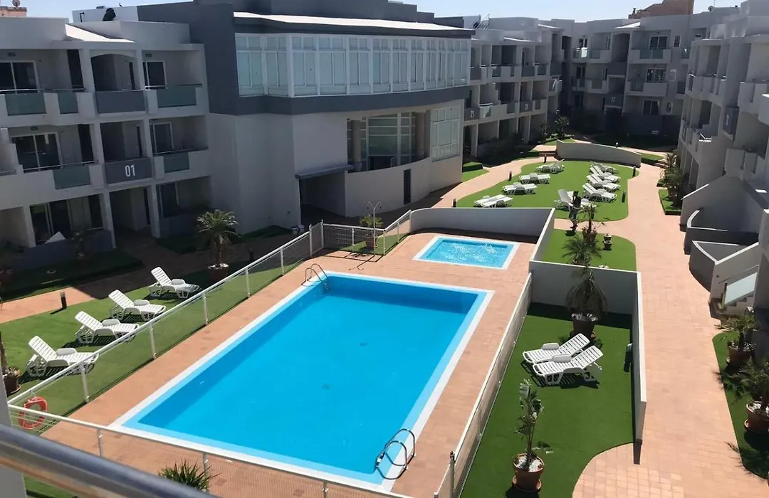 Nice And Sunny Apartment-1