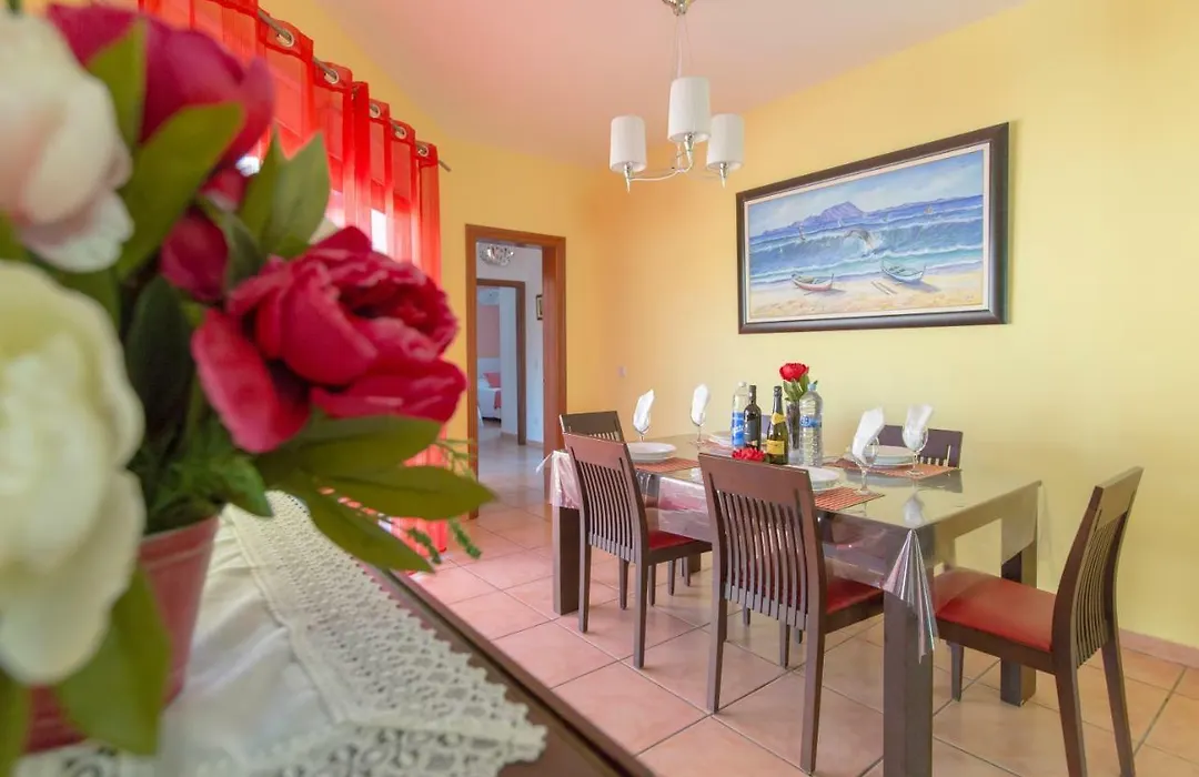 Villa Bella Lucia 1. Piscina Climatizada, Wifi, Bbq.-1