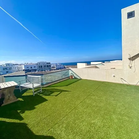 Apartamento Con Vistas Al Mar Y Piscina Comunitaria. Zona Los Lagos-3