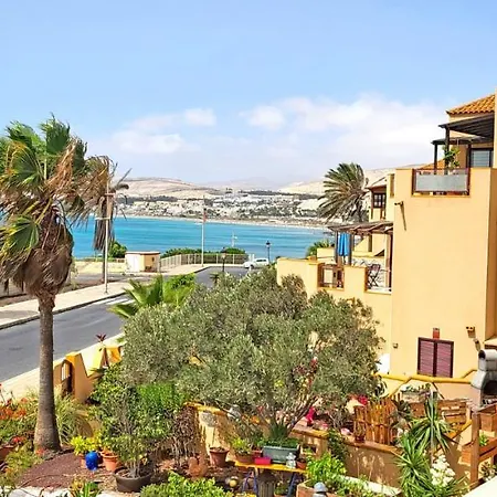 Holiday Flat Blue Ocean, Beachfront, Sea View, 1 Bedroom, Livingroom, Fast Internet-3