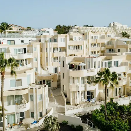 R2 Maryvent Beach Apartments-2