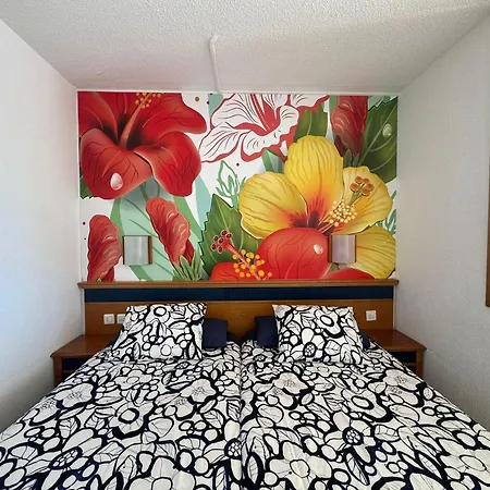 The House Of Nonni Ventura - Beachfront, Ocean View, Wi-Fi, Aircon, Swimming Pool-2