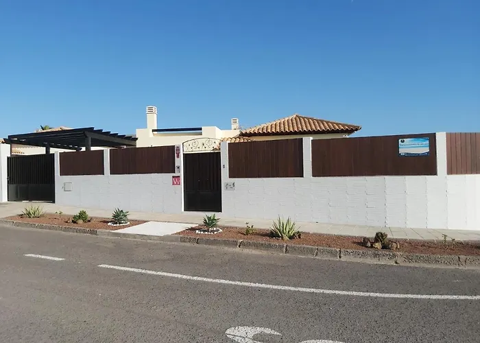 Villa Thais, private heated pool, ideal for your holidays in Caleta de Fuste con Piscina