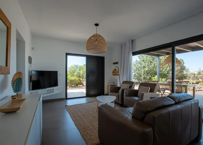 North Shore Villas, Villa Makai, Heated & Shared Pool Lajares