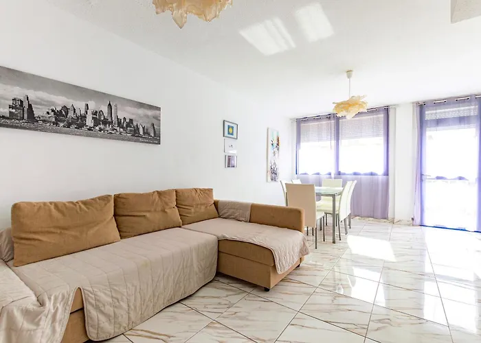 Home Queen Corralejo