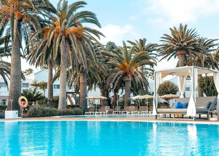 Hoteles de Lujo en Corralejo cerca de Tabaqueria Placeres Corralejo